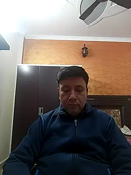 innocentboy1987 online show from November 26, 2025, 4:46 am