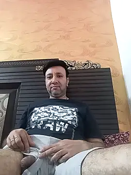 innocentboy1987 online show from April 20, 2026, 6:16 am