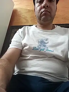 innocentboy1987 online show from April 23, 2026, 3:36 pm