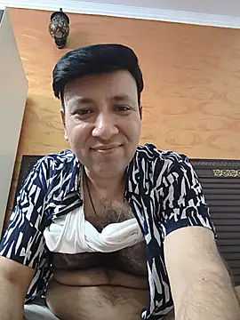 innocentboy1987 online show from June 15, 2026, 4:31 pm