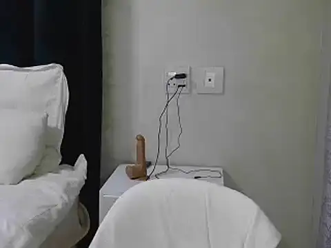 DarkAndLovelyBunny online show from October 14, 2025, 11:11 am