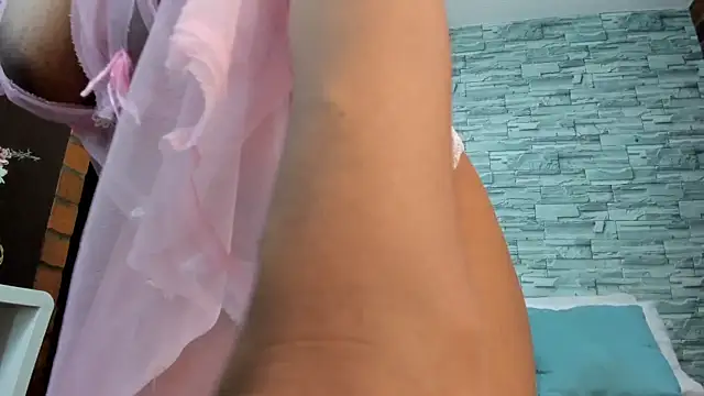 nicollesofia2 online show from February 9, 2025, 6:47 pm