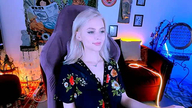 LeonaStane online show from February 9, 2025, 11:15 pm