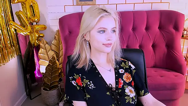 LeonaStane online show from February 27, 2025, 5:04 pm