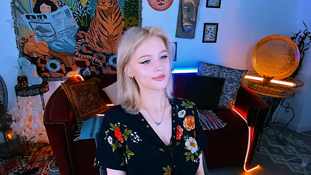 LeonaStane online show from September 13, 2025, 5:13 pm