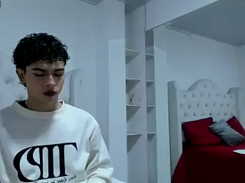 Aiiden 15 online show from February 17, 2025, 3:09 pm