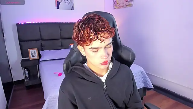 Aiiden 15 online show from November 15, 2025, 1:07 pm