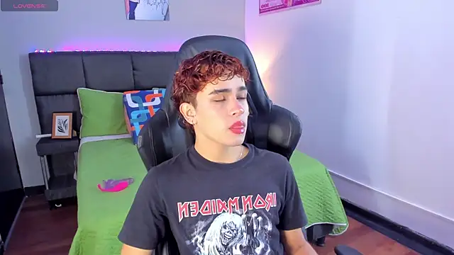 Aiiden 15 online show from December 22, 2025, 12:57 pm