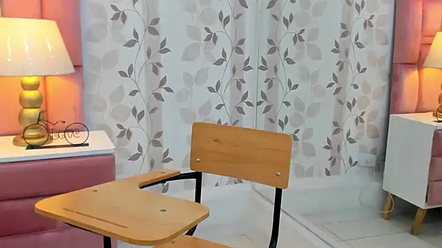 ArianaFranco online show from March 4, 2026, 1:06 pm