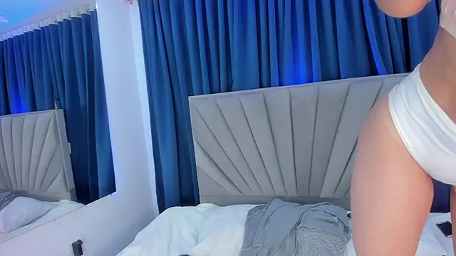 Dakotacarvajal online show from February 26, 2025, 6:54 pm