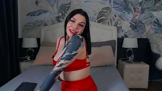 Snapshot of MaeveMoon chatting on October 5, 2025, 4:16 pm MaeveMoon online show from October 5, 2025, 4:16 pm