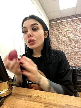 Snapshot of MaeveMoon chatting on November 2, 2025, 4:09 pm MaeveMoon online show from November 2, 2025, 4:09 pm