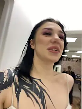 Snapshot of MaeveMoon chatting on November 29, 2025, 5:38 pm MaeveMoon online show from November 29, 2025, 5:38 pm