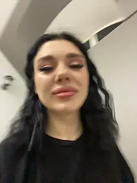 MaeveMoon online show from January 18, 2026, 6:12 pm