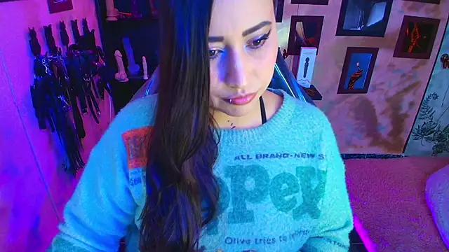 cherryy bombshelll online show from January 9, 2026, 5:04 pm