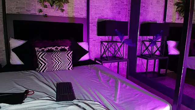 Hellen Hell  online show from March 20, 2025, 10:07 pm