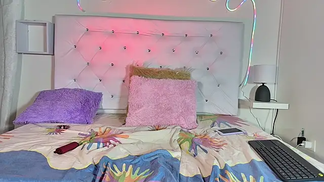 Snapshot of ariana_smiith chatting on February 24, 2025, 10:25 pm ariana smiith online show from February 24, 2025, 10:25 pm