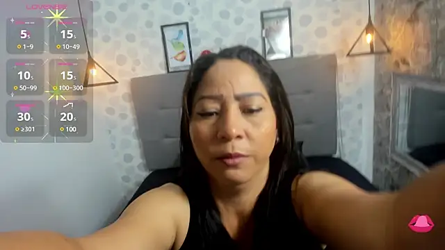 Michelle  taylor online show from February 9, 2025, 10:54 pm