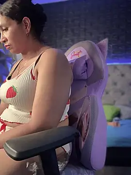 Carola-Ross online show from March 2, 2025, 8:48 am