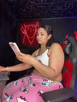 Carola-Ross online show from March 8, 2025, 9:17 am