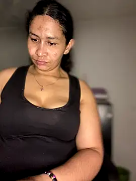 Carola-Ross online show from September 12, 2025, 5:35 pm