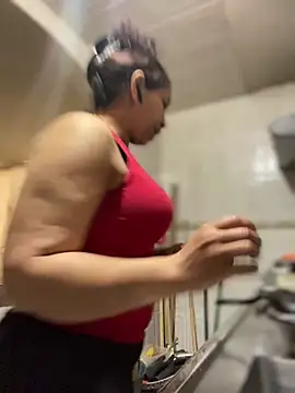 Carola-Ross online show from October 2, 2025, 6:26 pm