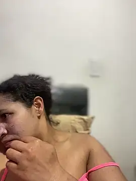 Carola-Ross online show from October 19, 2025, 5:46 pm