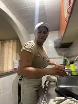 Carola-Ross online show from February 2, 2026, 5:55 pm