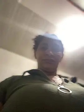 Carola-Ross online show from April 16, 2026, 9:39 pm