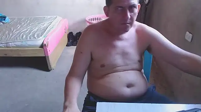 Snapshot of PECHO100 chatting on February 26, 2025, 11:52 am PECHO100 online show from February 26, 2025, 11:52 am