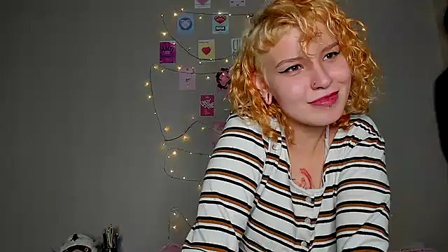 HannahBynes online show from September 19, 2025, 9:59 pm