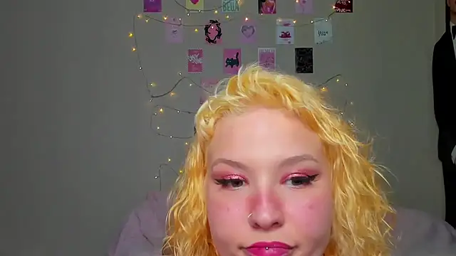 HannahBynes online show from September 21, 2025, 7:37 pm