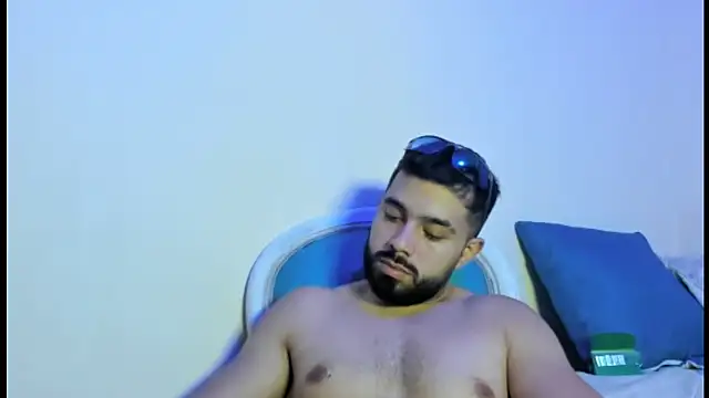 Snapshot of mikeblaree chatting on February 14, 2025, 10:58 pm mikeblaree online show from February 14, 2025, 10:58 pm