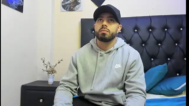 Snapshot of mikeblaree chatting on February 28, 2025, 9:55 pm mikeblaree online show from February 28, 2025, 9:55 pm