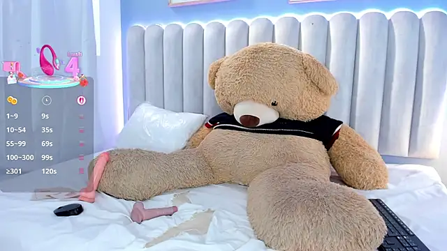 daphneebridge online show from March 1, 2025, 8:42 pm