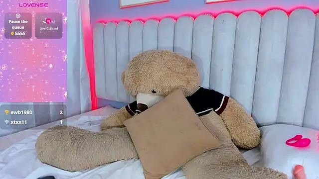 daphneebridge online show from March 11, 2025, 11:48 pm