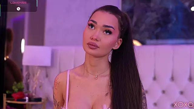 SashaFerrera online show from September 30, 2025, 6:24 pm