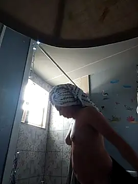 Snapshot of ShysluutGia chatting on November 5, 2025, 7:03 pm ShysluutGia online show from November 5, 2025, 7:03 pm