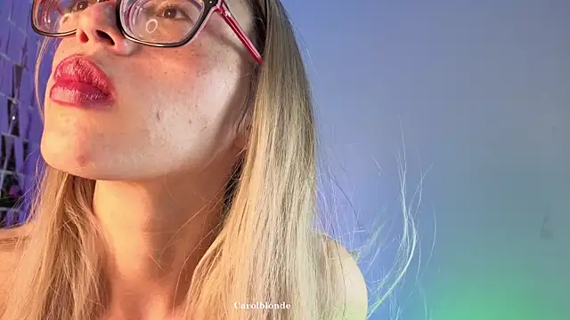 Carolblonde online show from December 21, 2025, 9:33 pm
