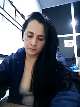 Alanna 11 online show from October 13, 2025, 4:23 am