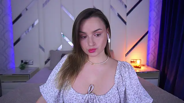 LindsieGreyy online show from March 6, 2025, 7:25 am