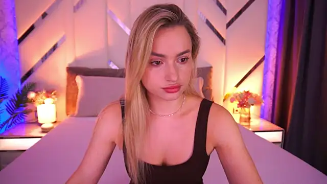 Snapshot of LindsieGreyy chatting on July 2, 2026, 6:08 am LindsieGreyy online show from July 2, 2026, 6:08 am