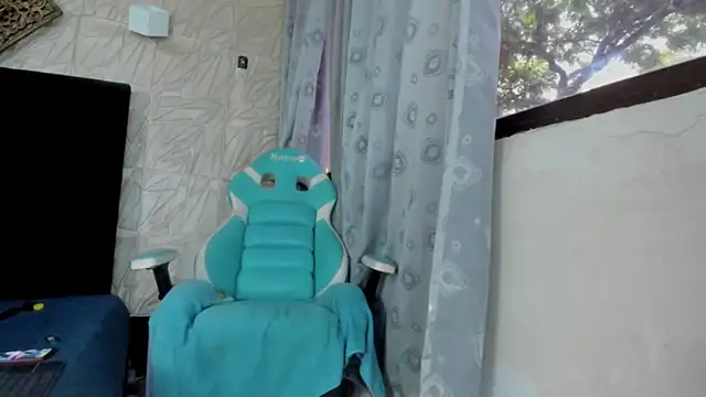 ChanelleJohnson  online show from November 20, 2025, 6:51 pm