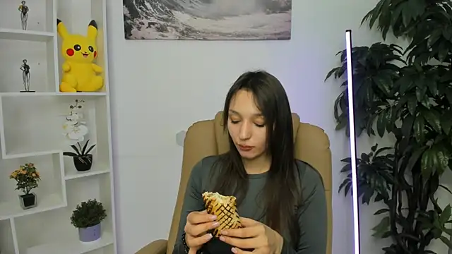 ColleenCox online show from February 10, 2025, 3:10 pm