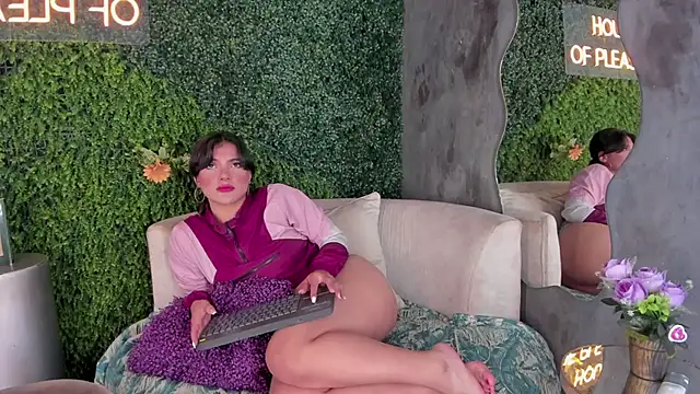 emmiily z online show from February 17, 2025, 7:42 pm