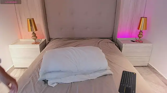 emmiily z online show from March 15, 2026, 8:26 pm