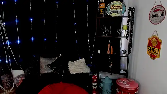Snapshot of anuvyz_miller_ chatting on March 18, 2026, 12:52 pm anuvyz miller online show from March 18, 2026, 12:52 pm