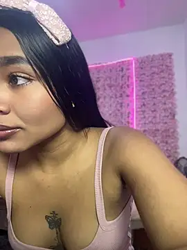 Snapshot of Lynda_Bonnie chatting on June 25, 2026, 9:19 pm Lynda Bonnie online show from June 25, 2026, 9:19 pm