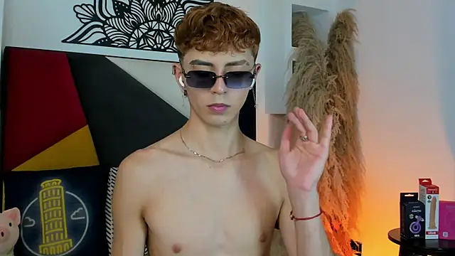 MaikyCooper online show from December 2, 2025, 7:42 pm