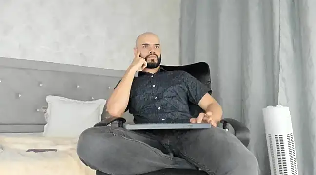 Snapshot of Luke_Diaz7 chatting on February 21, 2025, 3:12 am Luke Diaz7 online show from February 21, 2025, 3:12 am